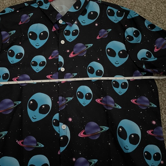 ROMWE Alien Spaceship Cartoon Graphic Button Down Shirt - Picture 6 of 7